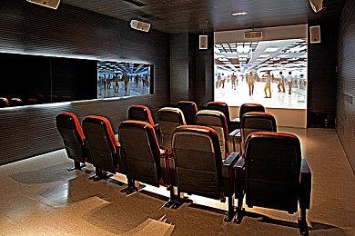 《瘦长鬼影：降临》10周年更新上线 添加简中支持